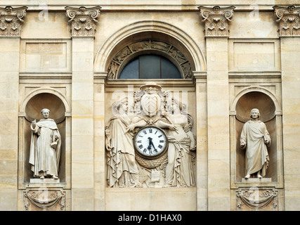 Frammento della facciata di La Chapelle de la Sorbonne di Parigi, Francia. Foto Stock