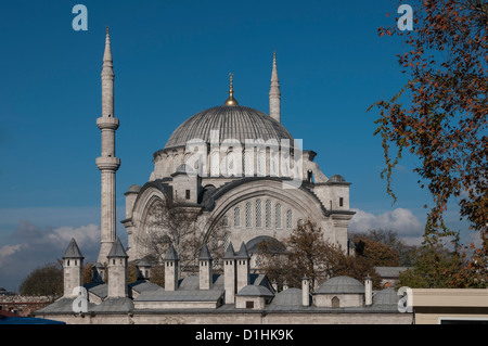 Il Nuruosmaniye moschea di Istanbul, Turchia. Foto Stock