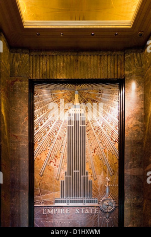 Parete della lobby e all'interno dell'Empire State Building di New York City e New York Foto Stock