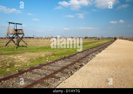Vista su tutta la ex II DI AUSCHWITZ-BIRKENAU campo di concentramento in Polonia meridionale. Foto Stock