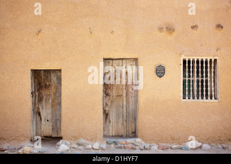 La più antica Casa Santa Fe, New Mexico, 800 yr old adobe house considerata la più antica casa negli Stati Uniti Foto Stock