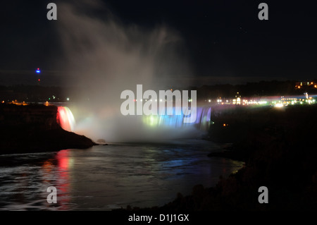 La nebbia si alza dalle Cascate del Niagara' Horseshoe Falls Foto Stock