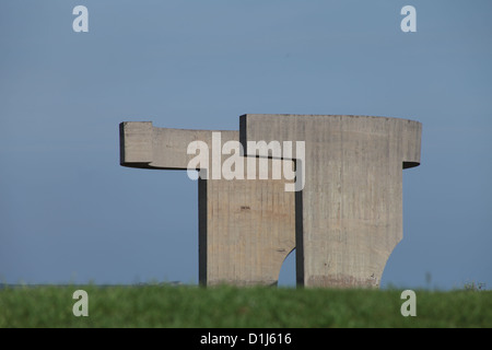 La scultura elogio del Horizonte da Eduardo Chillida sul Cerro de Santa Catalina, Gijon Asturie, Spagna settentrionale Foto Stock