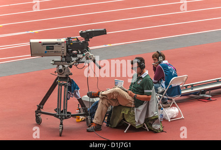 Telecamera man tra gli eventi alla Paralimpiadi di Londra Foto Stock