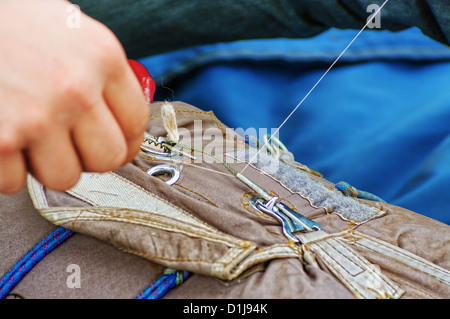 Imballaggio di finitura del livello iniziale paracadute. Foto Stock