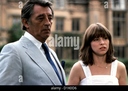 Tote Schlafen Besser Big Sleep, Robert Mitchum, Candy Clark Schon bald entdeckt Marlowe (Robert Mitchum), dass Camilla Foto Stock