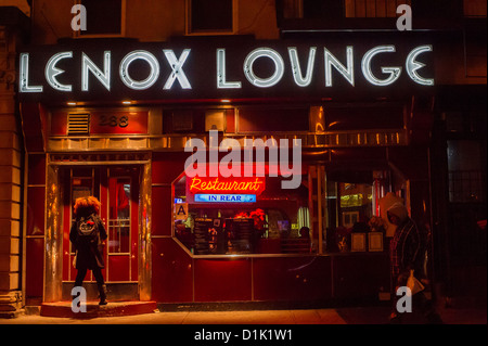 Il Landmark Lenox Lounge sulla Lenox Avenue in Harlem in New York Foto Stock