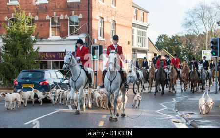 Mercoledì 26 dicembre 2012. La suoneria Cottesmore incontrare per la loro tradizionale Boxing Day si incontrano a Cutts vicino a Oakham, Rutland Foto Stock