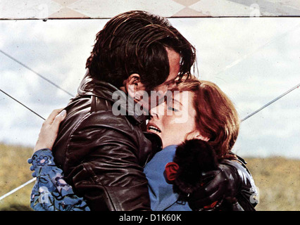 Darling Lili Darling Lili Rock Hudson, Julie Andrews Ihre Gefühle für William Larrabee (Rock Hudson) treiben Lili Smith Foto Stock