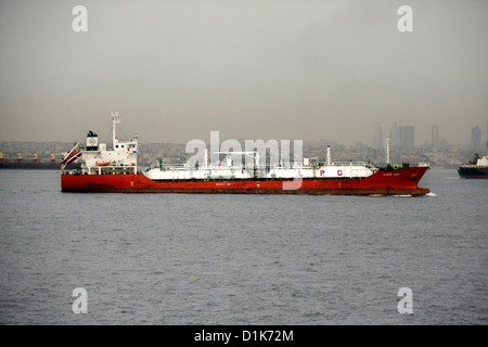 Barca a vela nave cargo,gpl nave cisterna,gas di petrolio liquido vettore nave petroliera nelle acque Foto Stock