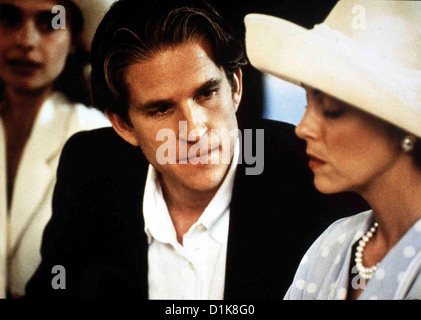 Schrei In Die Vergangenheit Browning Versione, Matthew Modine, Greta Scacchi Andrew erfaehrt, dass Laura (Greta Scacchi) ein Foto Stock