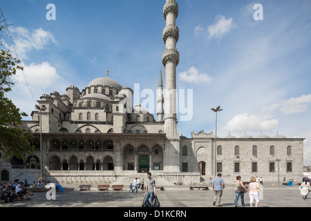 La Yeni Cami, o Nuova Moschea, Eminönü quartiere di Istanbul, Turchia. Foto Stock