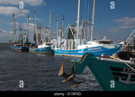 Biloxi Mississippi - Le navi adibite alla pesca di gamberetti ormeggiata sulla Back Bay. Foto Stock