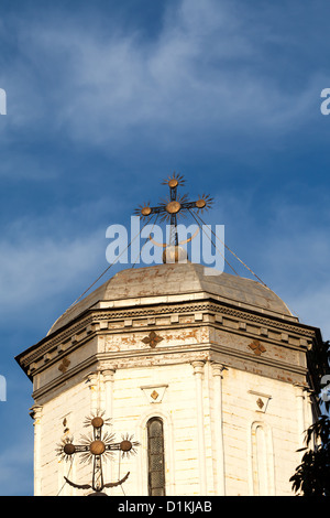 Primo piano di San Demetrio cupola della chiesa a Bucarest, in Romania. Foto Stock