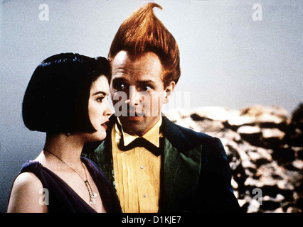 Mein Boeser Freund Fred Drop Dead Fred Phoebe Cates, Rik Mayall In ihrer Verzweiflung beschwoert Elizabeth (Phoebe Cates) den Foto Stock