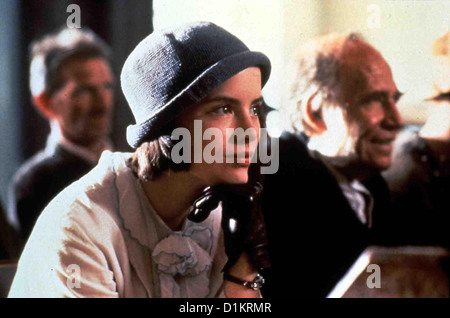 Cold Comfort Farm Cold Comfort Farm Kate Beckinsale Nach dem Tod ihrer Eltern und damit abebben dem der unbegrenzten Foto Stock