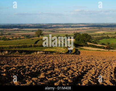 Vista dal basso Ilmington guardando a nord oltre la campagna del Warwickshire, Ilmington, Warwickshire, Inghilterra, Regno Unito Foto Stock