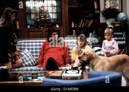 Full House Full House (Anno 1) ?, Lori Loughlin, ?, Mary Kate Ashley Olsen.Caption locale *** 1987 Warner Bros Foto Stock