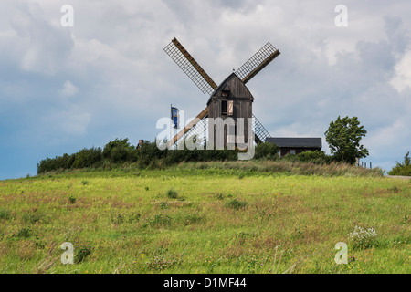 Nel 1779 costruito il mulino a vento, post mill, Pudagla, isola di Usedom, County Vorpommern-Greifswald, Meclemburgo-Pomerania, Germania Foto Stock