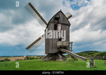 Nel 1779 costruito il mulino a vento, post mill, Pudagla, isola di Usedom, County Vorpommern-Greifswald, Meclemburgo-Pomerania, Germania Foto Stock