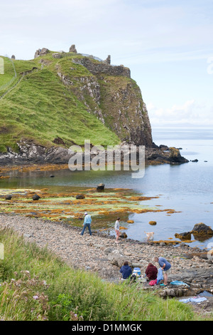 Il castello di Duntulm e Tulm Bay Beach, Trotternish, Isola di Skye, Scotland, Regno Unito Foto Stock