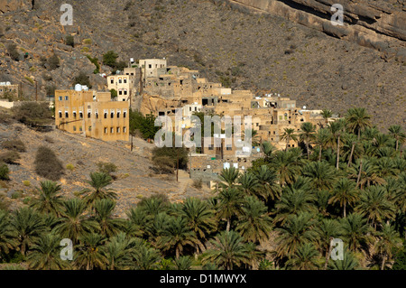 Villaggio di montagna di Misfah al Abriyeen ai piedi delle montagne Hajar, Wilayat di Al Hamra, Sultanato di Oman Foto Stock