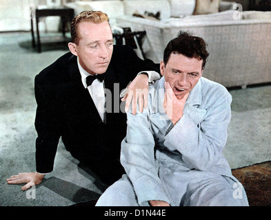 Die Oberen Zehntausend alta società Bing Crosby, Frank Sinatra Dexter-Haven (Bing Crosby) versucht aus Mike (Frank Sinatra) Foto Stock