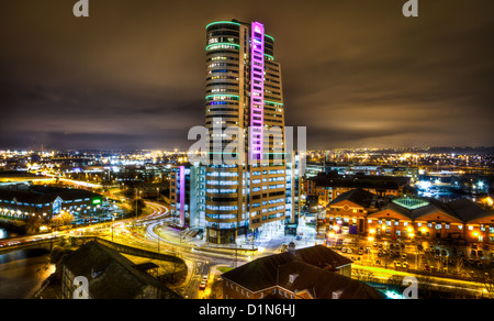 La Bridgewater luogo di costruzione Leeds di notte Foto Stock