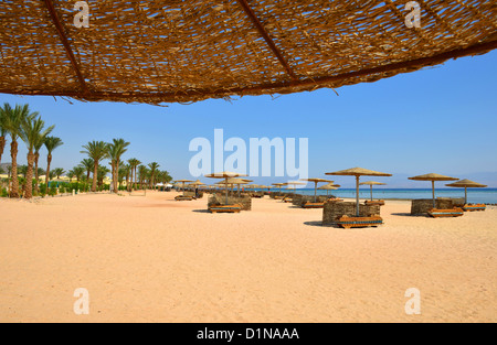 Il Marriott Hotel beach, Taba Heights holiday resort complesso al Monte Sinai in Egitto. Foto Stock