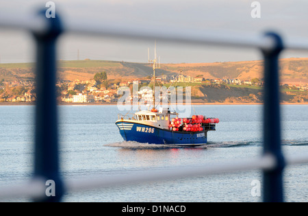 " Pesca barca' tornando a Weymouth Harbour, Gran Bretagna, Regno Unito Foto Stock