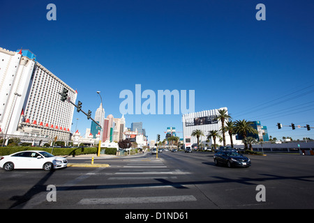 South Las Vegas Boulevard, all'Excalibur casino guardando a nord dal paradiso Nevada USA Foto Stock