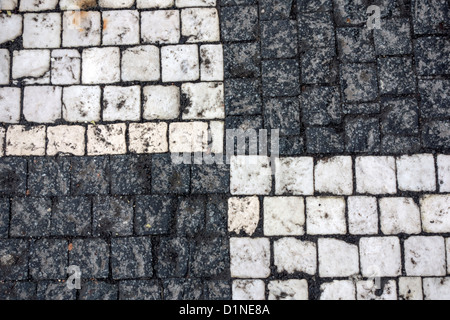 La texture del bianco e nero struttura in pietra road a Praga Foto Stock