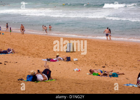 Sydney, Australia. Il 1 gennaio 2013. sydney residenti e villeggianti che trascorrere il giorno di nuovi anni su Sydney;s avalon beach,1 gennaio 2013,l'australia Foto Stock