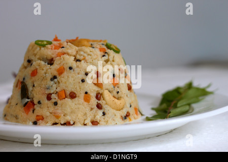 Upma è un famoso sud piatto indiano. Foto Stock