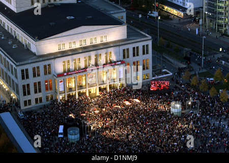 Leipzig, Germania, la folla in agosto posto al Festival delle Luci 2009 Foto Stock