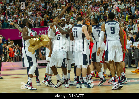 Stati Uniti d'America sconfitte in Spagna la medaglia d oro di pallacanestro degli uomini di gioco presso le Olimpiadi estive di Londra, 2012 Foto Stock