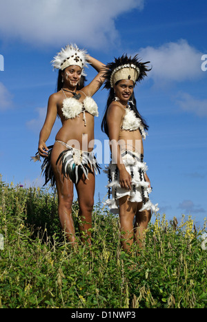 Rapanui donne in abito tradizionale, l'isola di pasqua, Cile Foto Stock