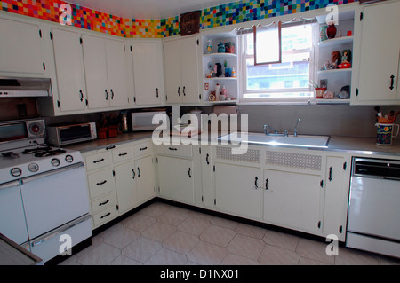 Cucina appartamento a New York il 12 settembre 2005. (© Francesca M. Roberts) Foto Stock