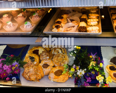 Visualizzare danese di torte e pasticcini in Solvang California USA Foto Stock