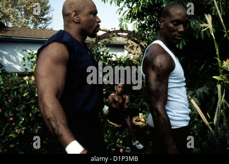 Baby Boy -- Melvin (Ving Rhames), Juanita (A.J. Johnson), Jody (Tyrese Gibson) *** Caption locale *** 2001 Columbia Pictures Foto Stock