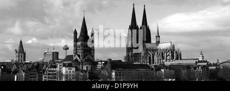 Ariel panorama, città di Colonia, la cattedrale di Colonia, St Martins chiesa, il fiume Reno, Renania settentrionale-Vestfalia, Germania, Europa Foto Stock