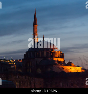 Rustem Pasha moschea al tramonto, Istanbul, Turchia Foto Stock