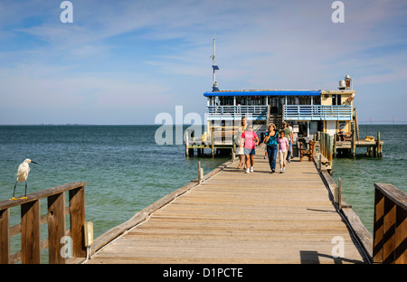 Canna e Mulinello Pier su Anna Maria Island Florida Foto Stock