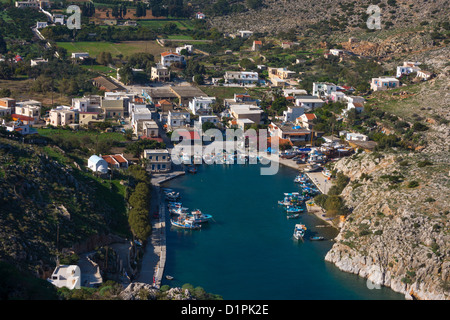 Le piccole imbarcazioni da pesca, Vathi Harbour, Kalymnos, Grecia Foto Stock