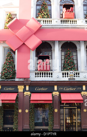 Negozio di Cartier anteriore decorazioni di Natale per le strade di Londra Inghilterra Foto Stock