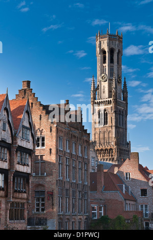 Belfort Belfry e Rozenhoedkaai Bruges Belgio Foto Stock