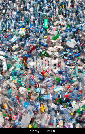 I Paesi Bassi, Amsterdam, plastica bottiglie da bere. Rifiuti. Foto Stock