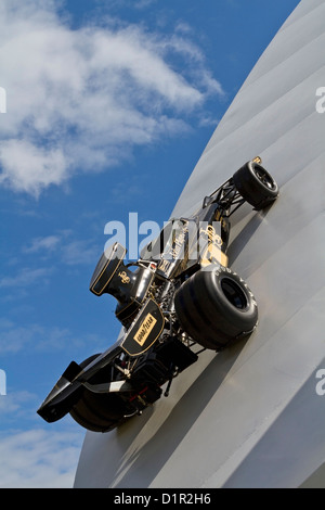 Il Gerry Giuda progettato Lotus sessantesimo anniversario la scultura al Goodwood Festival of Speed, Sussex, Regno Unito. Foto Stock