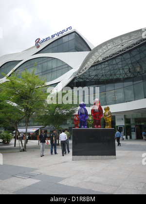 Plaza Singapore è un moderno centro commerciale situato lungo la Orchard Road, Singapore. Foto Stock