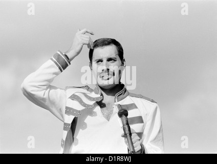 Freddie Mercury , cantante della leggendaria rock band Queen in concerto a Slane Castle, Slane, nella contea di Meath, Irlanda 1986. Foto Stock